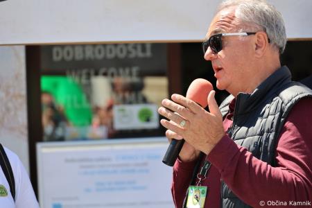 Mednarodna revija starodobnikov v Kamnik privabila ljubitelje klasičnih vozil (7)